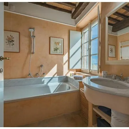 Marlia 10 Villa